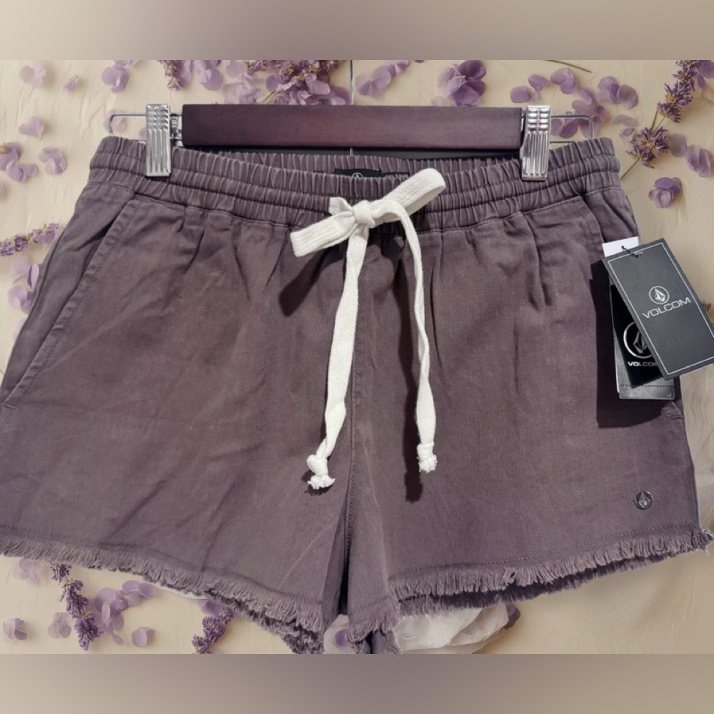 Volcom NWT Women's Brown Cotton Shorts size Small 4/6